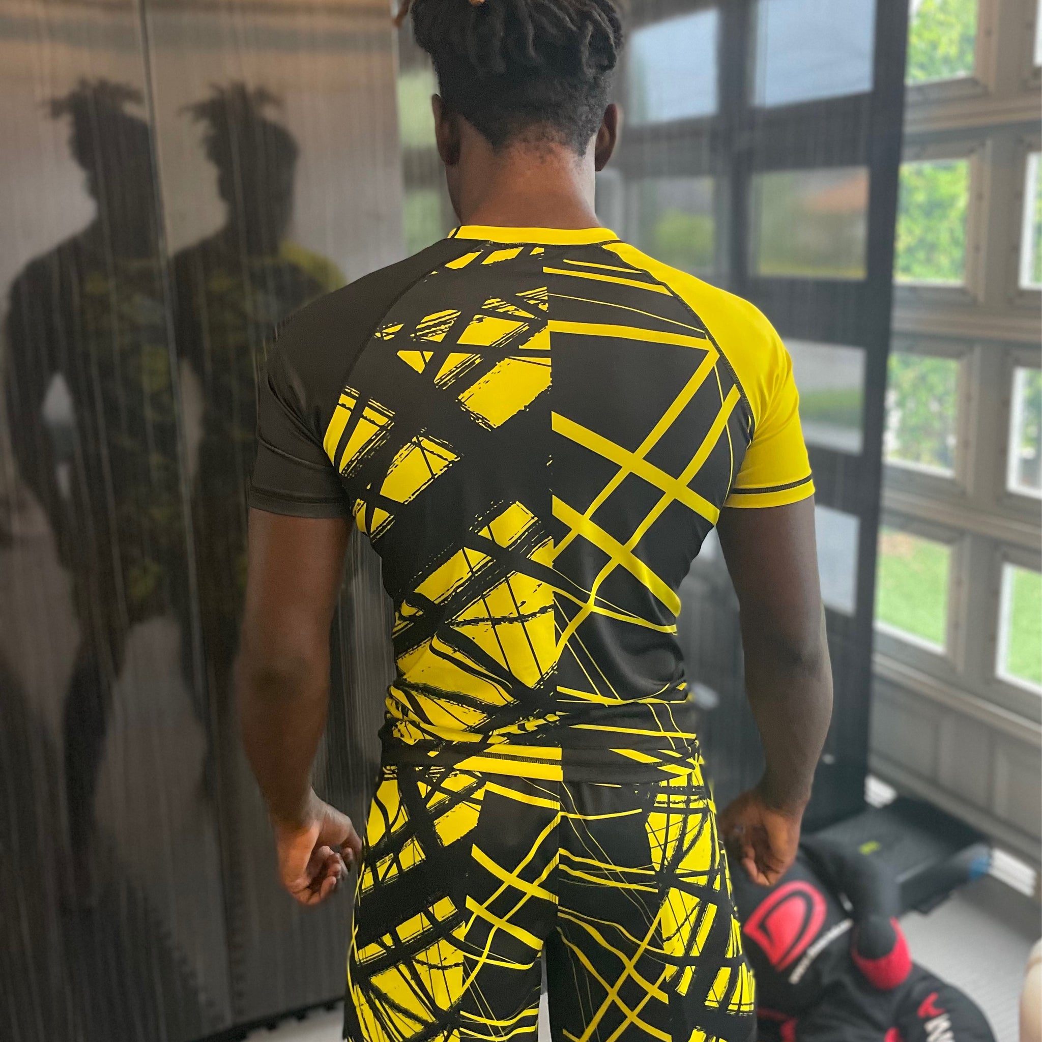 “Bumble Bee” Short Sleeve Rashguard